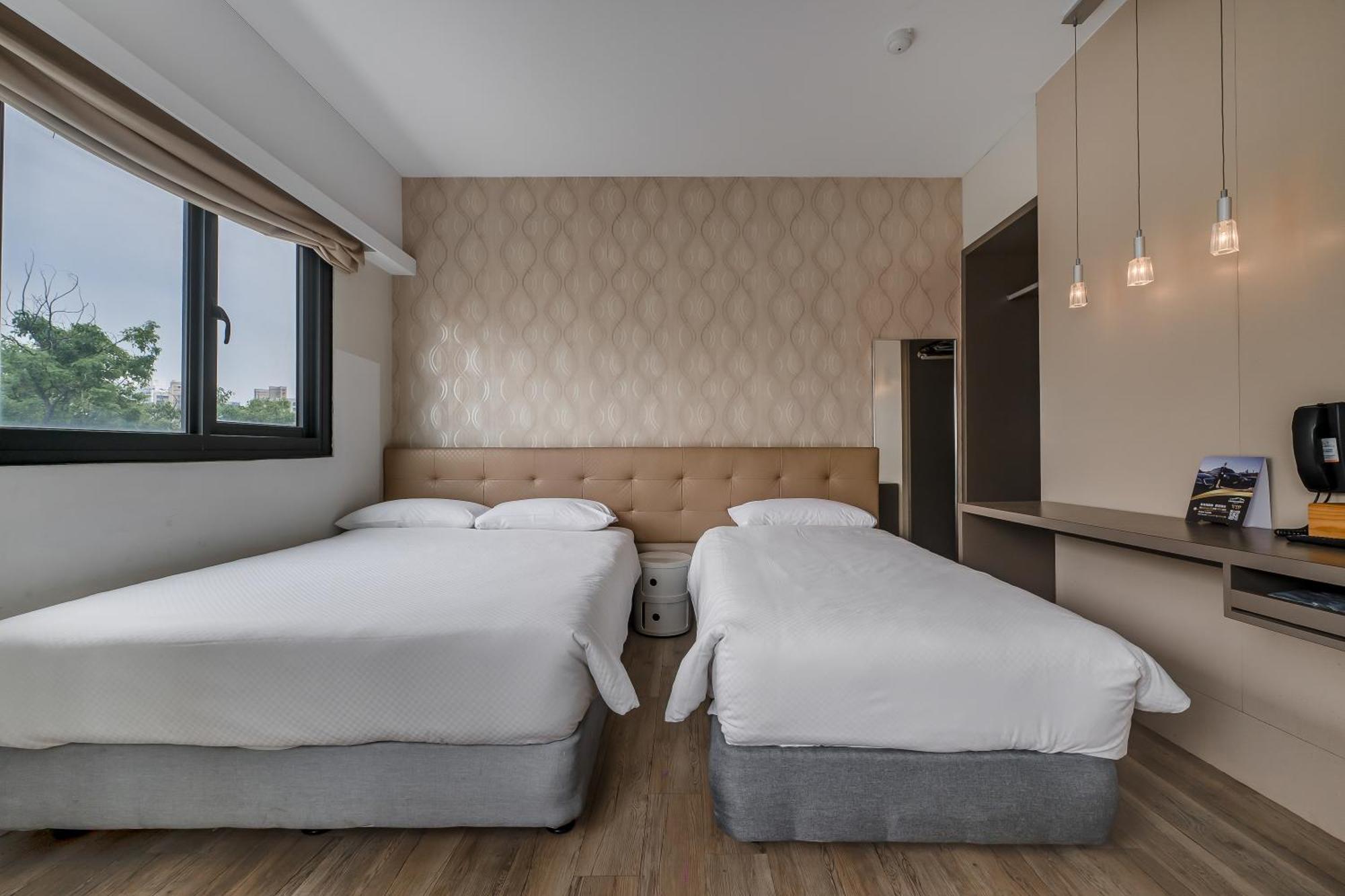 Check Inn Express Kaohsiung Love River Экстерьер фото