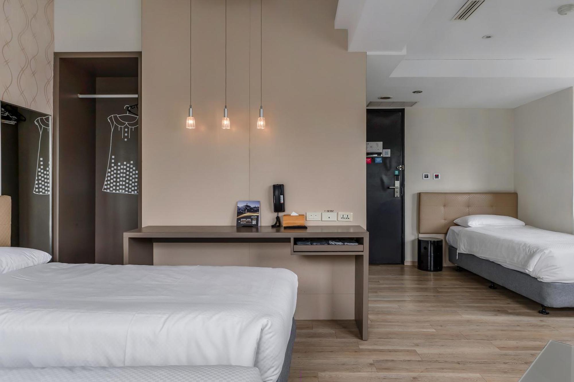 Check Inn Express Kaohsiung Love River Экстерьер фото