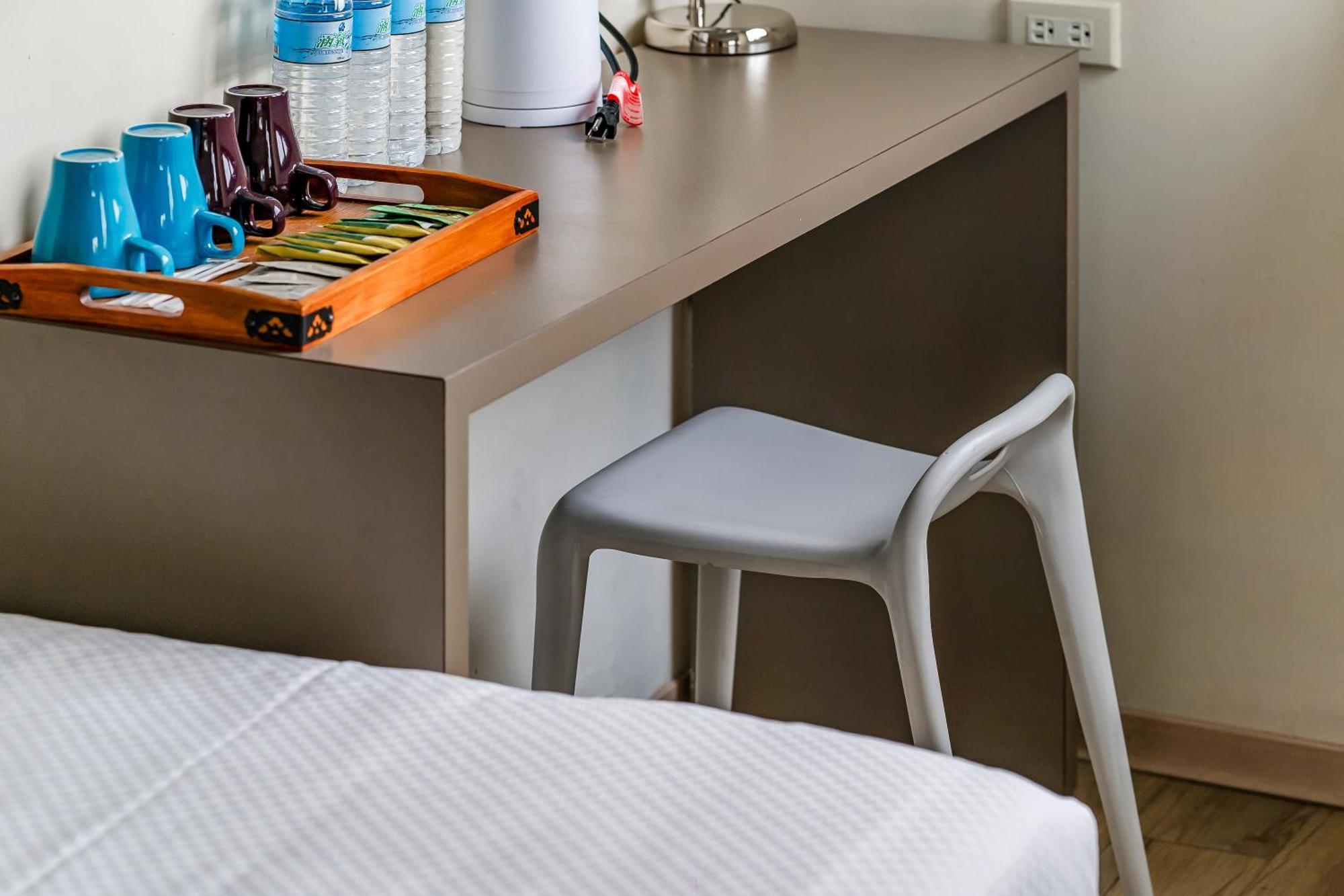 Check Inn Express Kaohsiung Love River Экстерьер фото