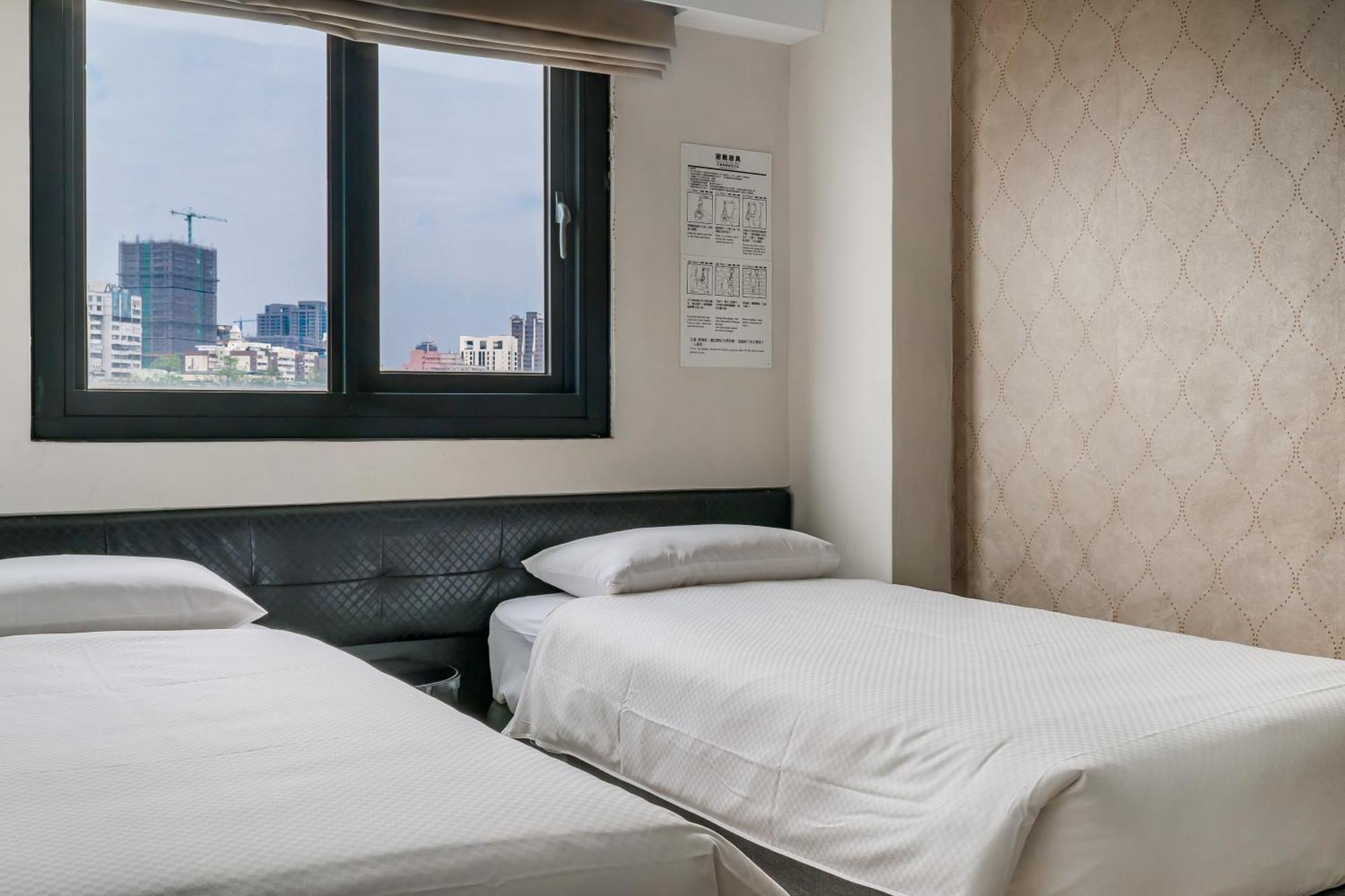 Check Inn Express Kaohsiung Love River Экстерьер фото