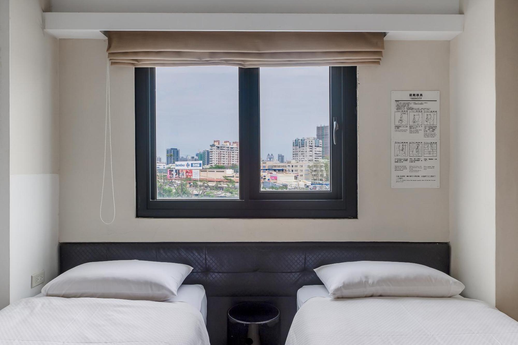 Check Inn Express Kaohsiung Love River Экстерьер фото