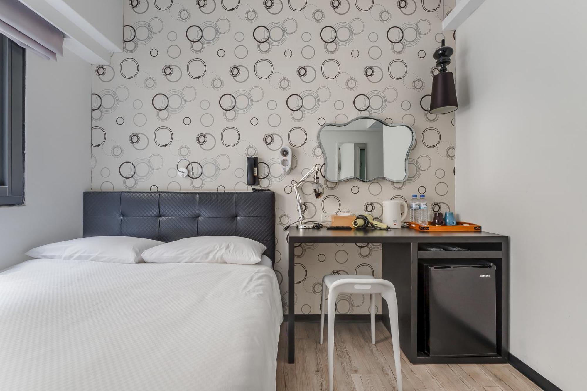 Check Inn Express Kaohsiung Love River Экстерьер фото