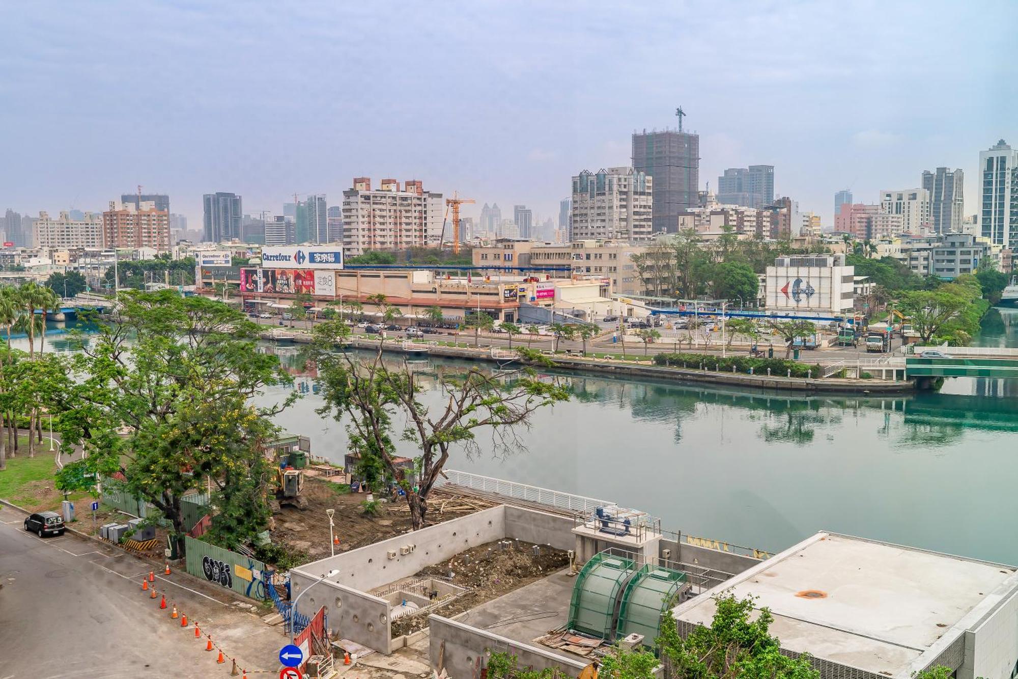 Check Inn Express Kaohsiung Love River Экстерьер фото
