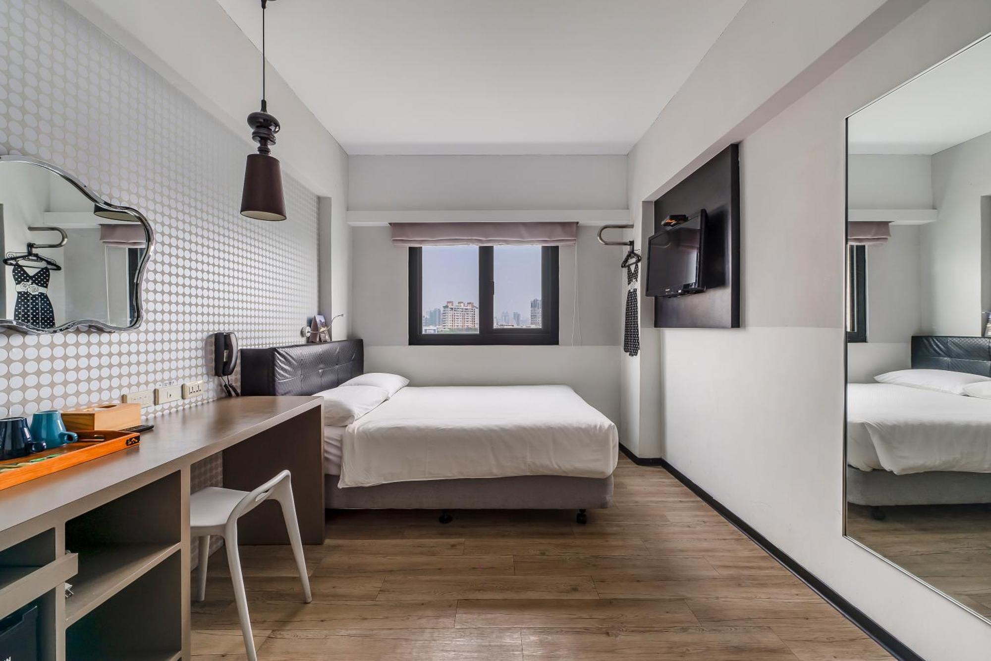 Check Inn Express Kaohsiung Love River Экстерьер фото