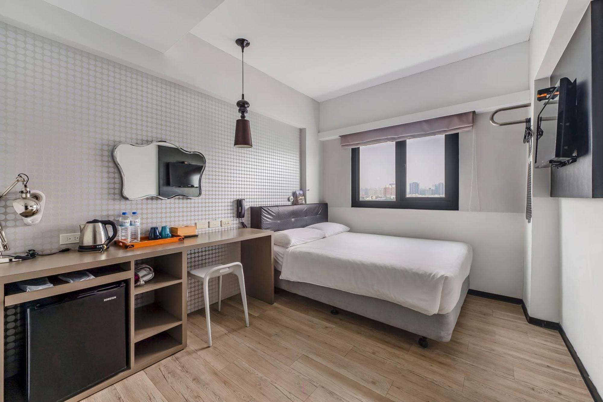 Check Inn Express Kaohsiung Love River Экстерьер фото